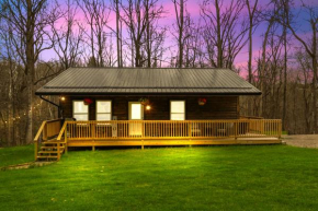 --AVAIL NEW BOOKING PROMOTIONS --- Secluded Cabin King Bed XBOX WIFI HotTub Games Firepit Close to Hiking Trails